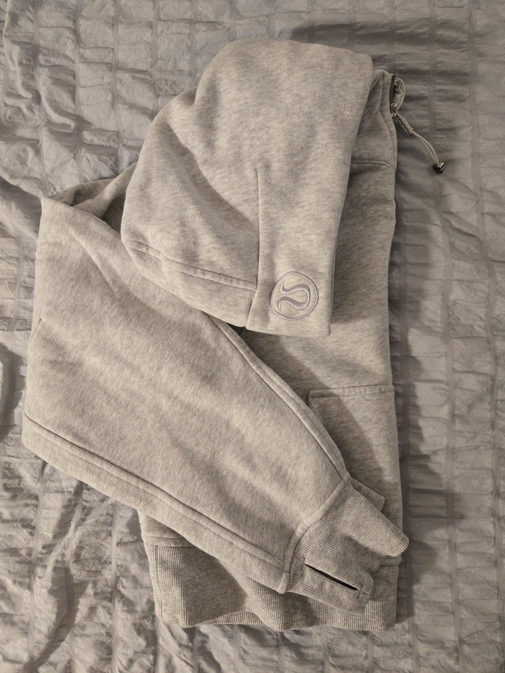 lululemon athletica Men’s Light Gray Half-Zip Hoodie Sweater - Picture 2 of 4